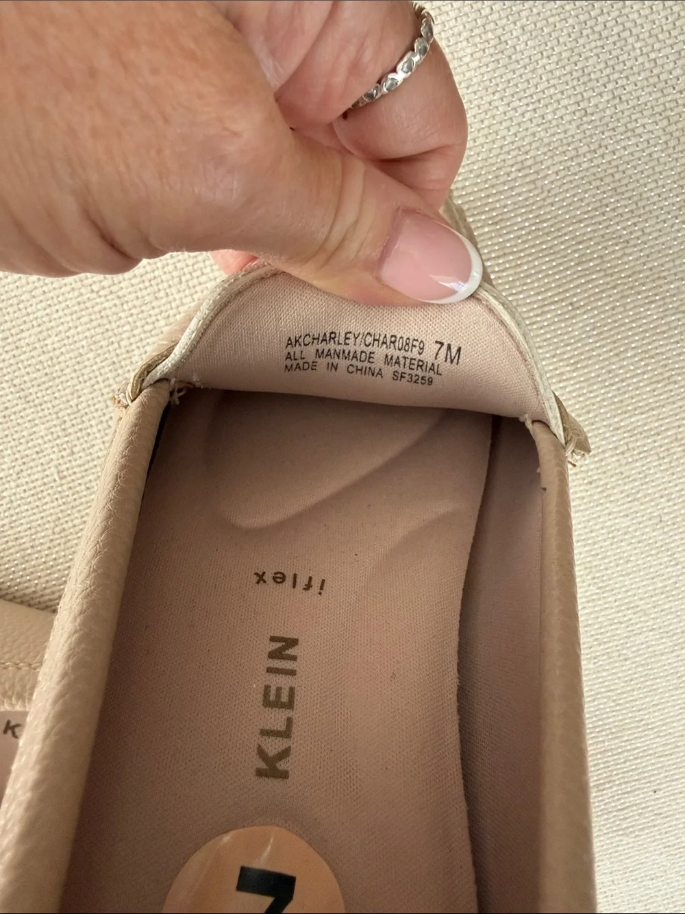 ANNE KLEIN Beige Pebbled Leather Gold-tone Chain-Trim Loafers, 7, NWOT